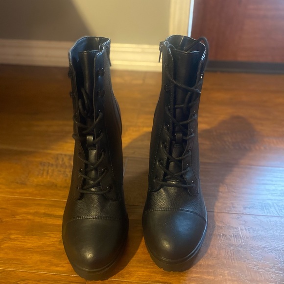 Express Combat Boots - Picture 3 of 3